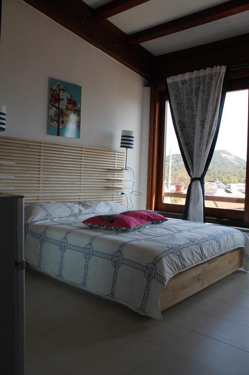 Il Caimano B & B, Con Piscina Dal 13 Luglio Al 31 Agosto Вулкано Номер фото